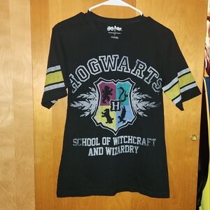 Harry Potter Hogwarts Short Sleeve Tshirt Size L